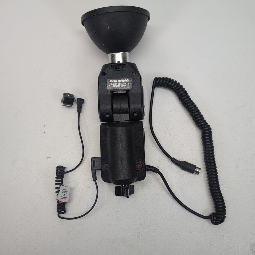 Quantum Qflash T5d-R Digital Flash Head Strobe with Reflector and Sync Cable